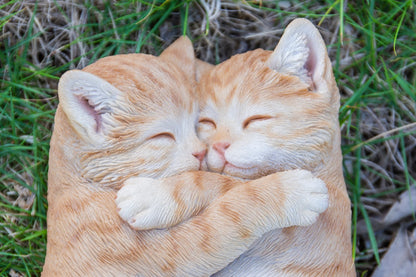 Sleeping Couple Cats Figurine - Adorable Orange Cat Lovers' Home Decor