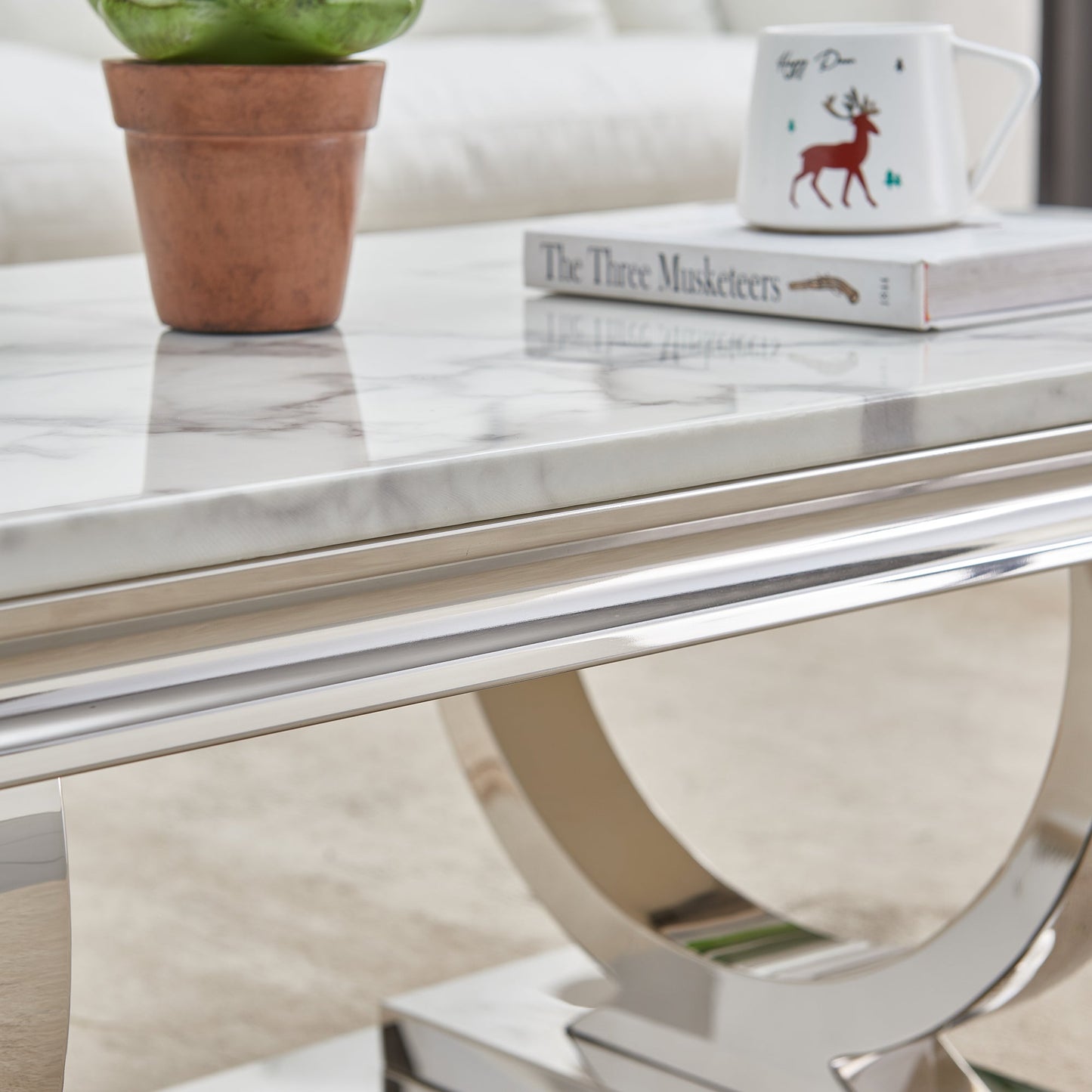 Chic Coffee Table - Durable MDF and Metal Construction, Perfect Size for Any Room