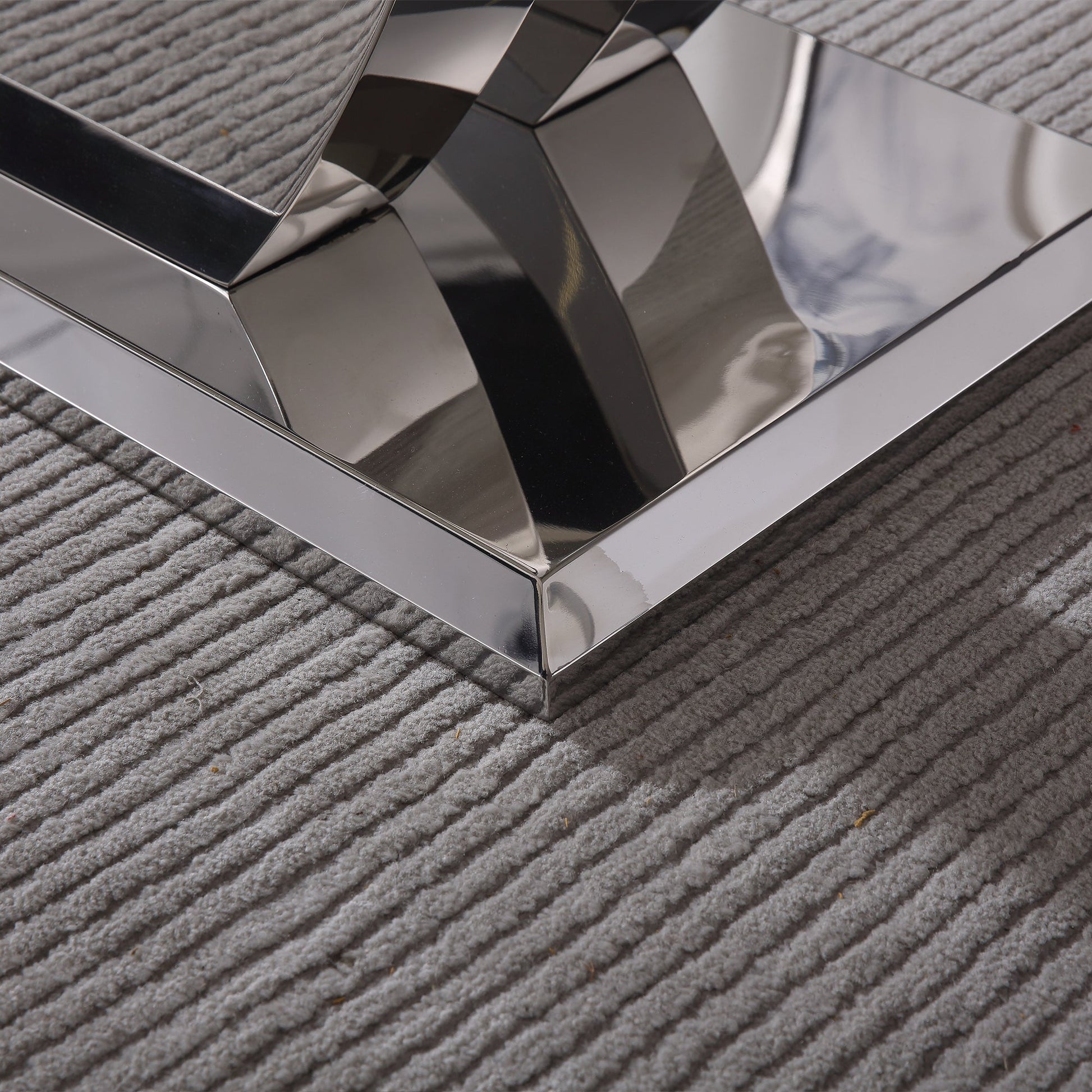 DT302 DINING TABLE
