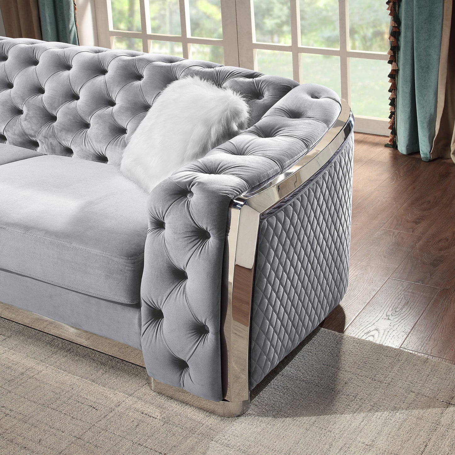 Luxury Polyester Velvet Furniture: Stylish Sofa, Loveseat & Chair with Solid Wood & Stainless Steel Legs