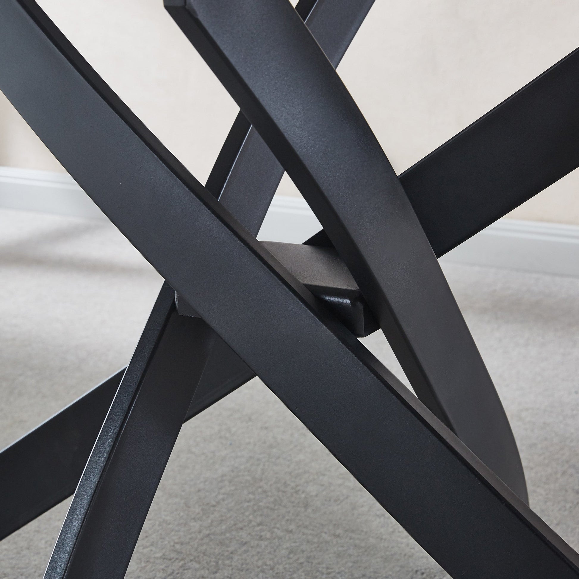 DT8200 Dining Table